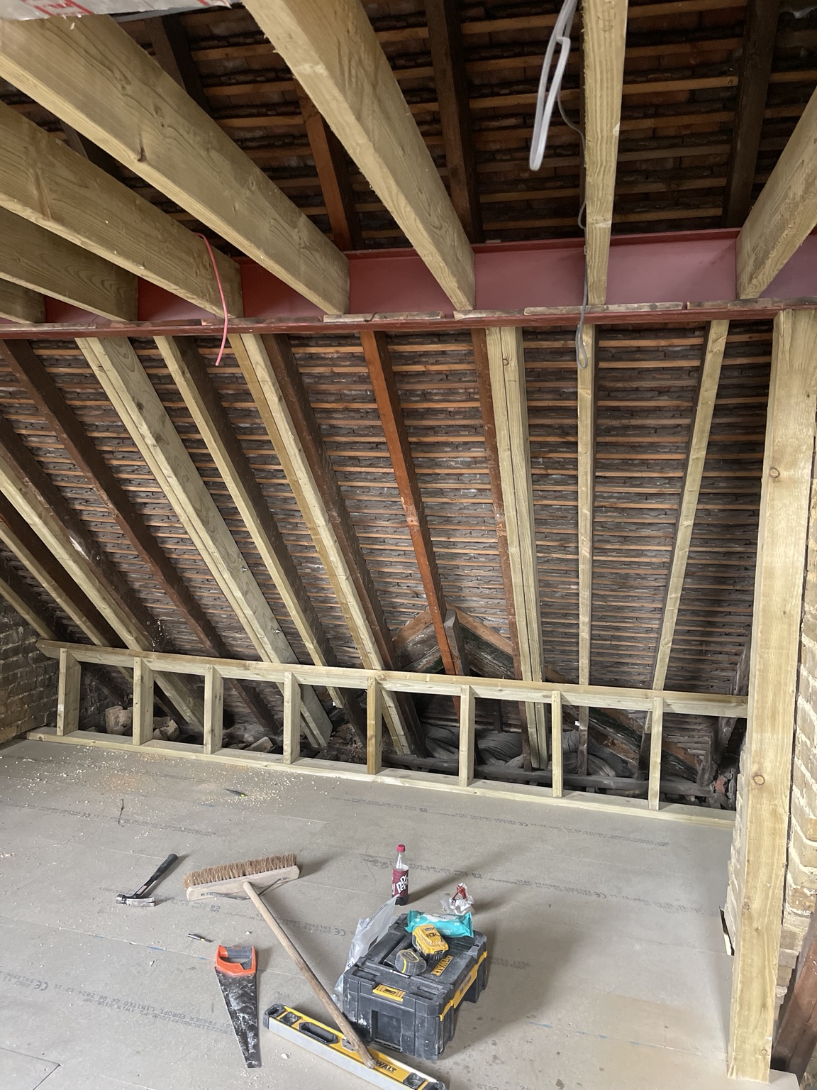 Fitted kitchen installation